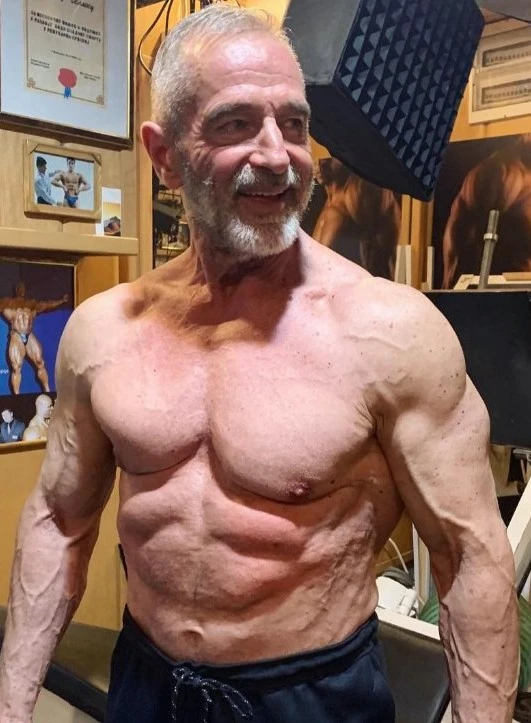 Petar Čelik; Naš Tima